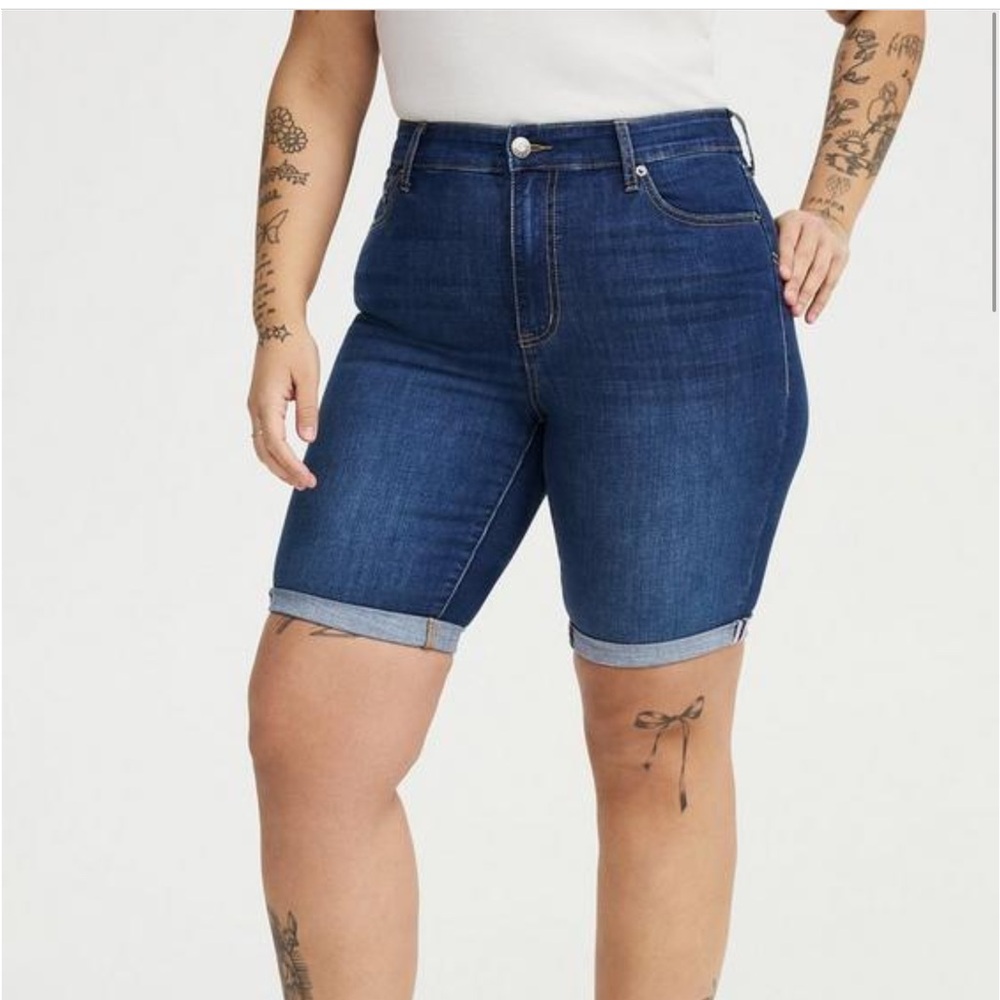 torrid sz 26 plus High-Rise Denim Bermuda Shorts